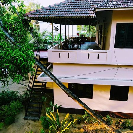 Bella Beach Villa Mararikulam Bagian luar foto
